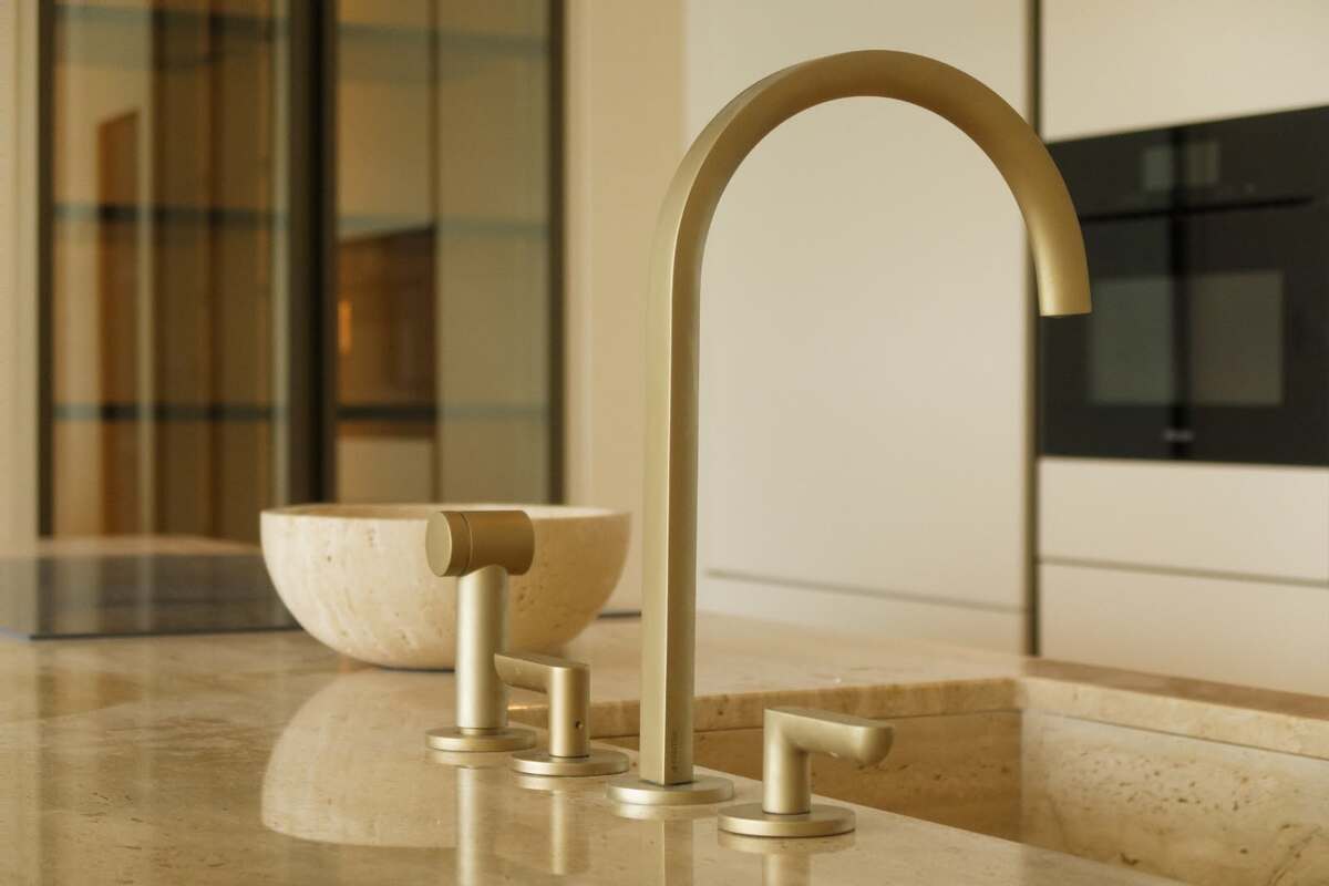 Cuộc sống xa hoa của Kha Mỹ V&acirc;n tại Dubai với chồng T&acirc;y v&agrave; căn hộ 130 tỷ đồng - Ảnh 10.