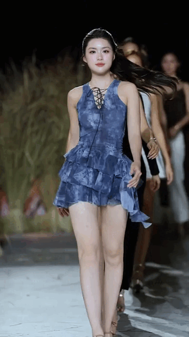 Phan Phương Oanh tỏa s&aacute;ng Tại Vietnam Beauty Fashion Fest 2026 - Ảnh 1.