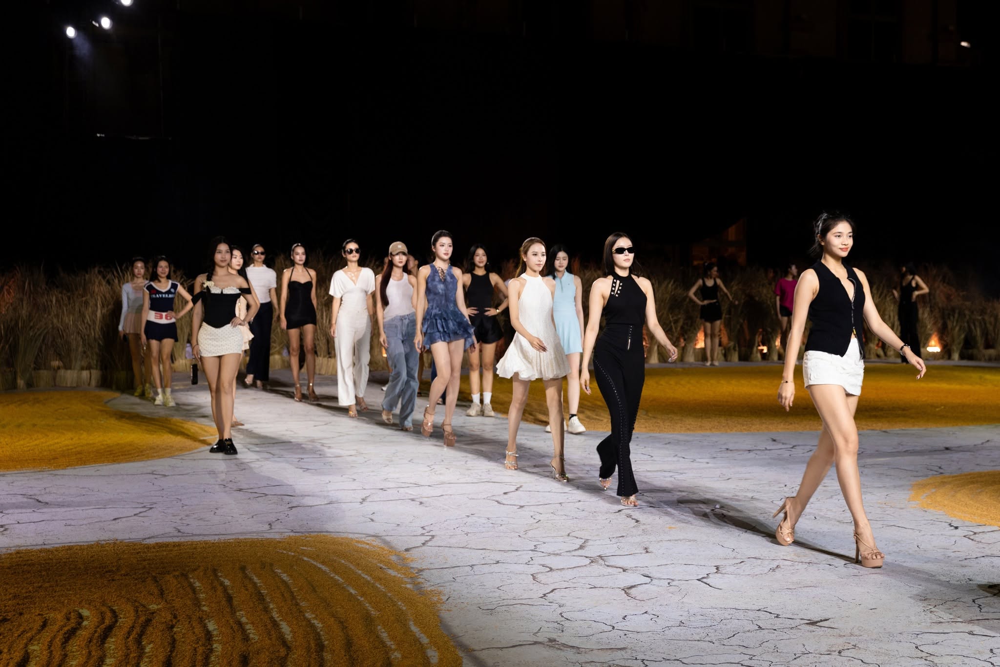 Phan Phương Oanh tỏa s&aacute;ng Tại Vietnam Beauty Fashion Fest 2026 - Ảnh 5.