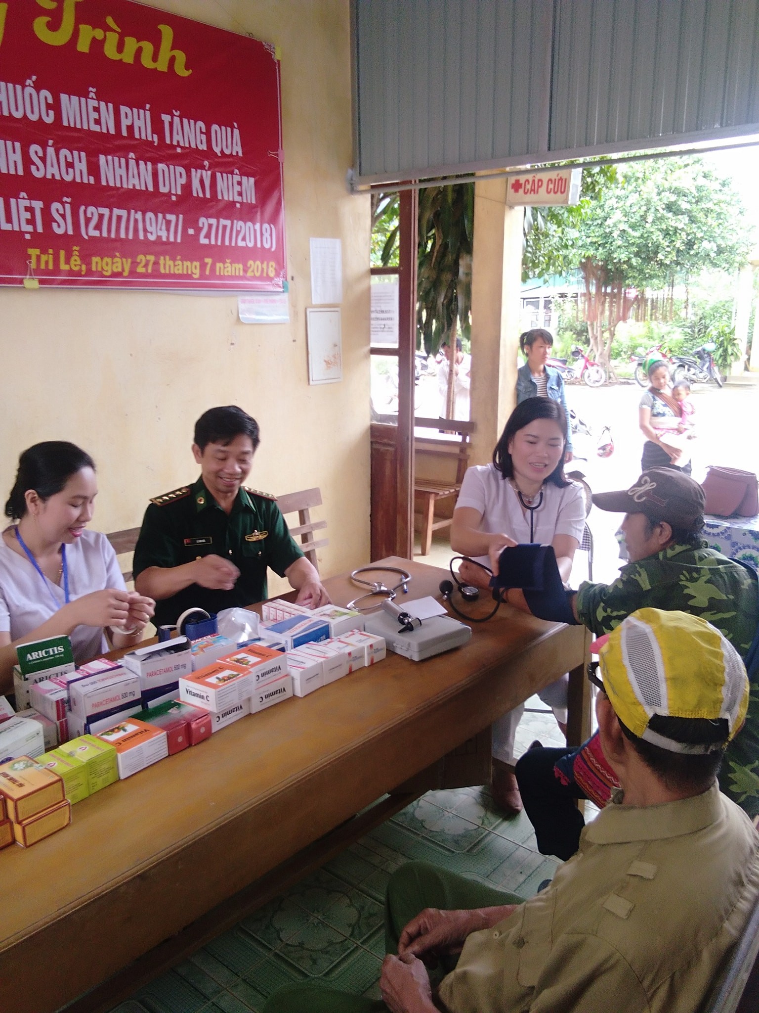 Cuộc thi 'Sự hy sinh thầm lặng' lần thứ VII: Viết tiếp những c&acirc;u chuyện đẹp của người thầy thuốc - Ảnh 1.