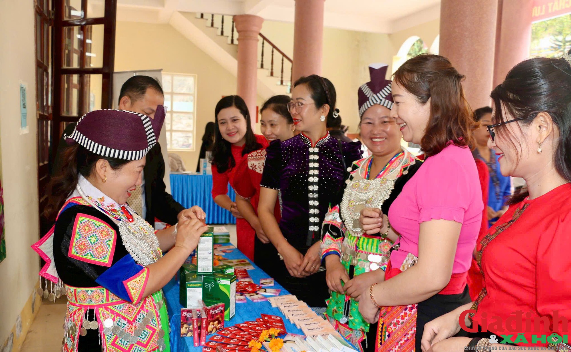 Luật D&acirc;n số c&oacute; hiệu lực: Người d&acirc;n được tự quyết số con, th&ecirc;m nhiều ch&iacute;nh s&aacute;ch hỗ trợ sinh con - Ảnh 1.