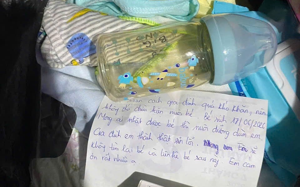 B&eacute; g&aacute;i sơ sinh bị bỏ rơi b&ecirc;n đường c&ugrave;ng l&aacute; thư nhờ nu&ocirc;i gi&uacute;p - Ảnh 2.