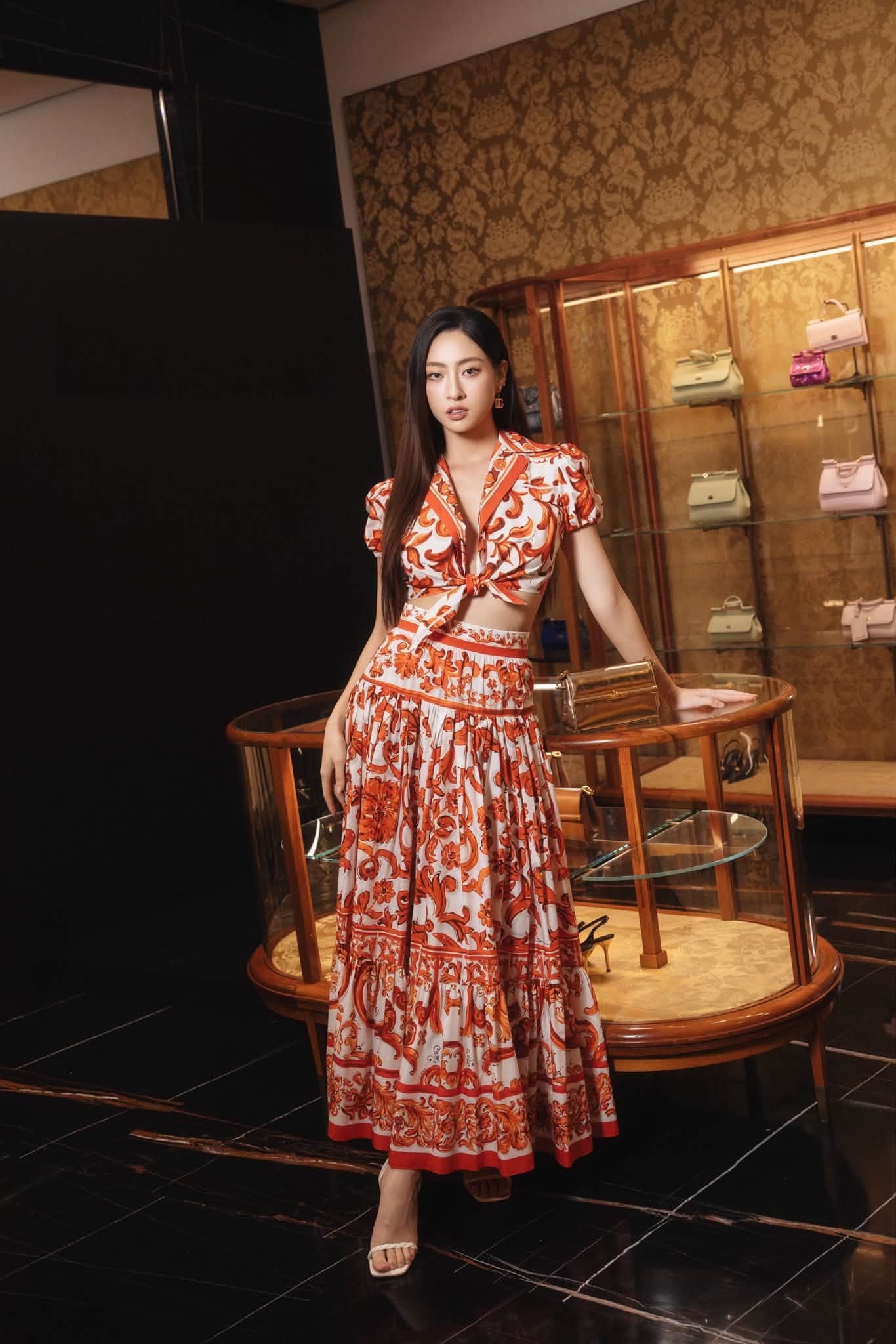 Thú vị hình ảnh Hoàng Thùy Linh hội ngộ Lương Thùy Linh - Ảnh 1.