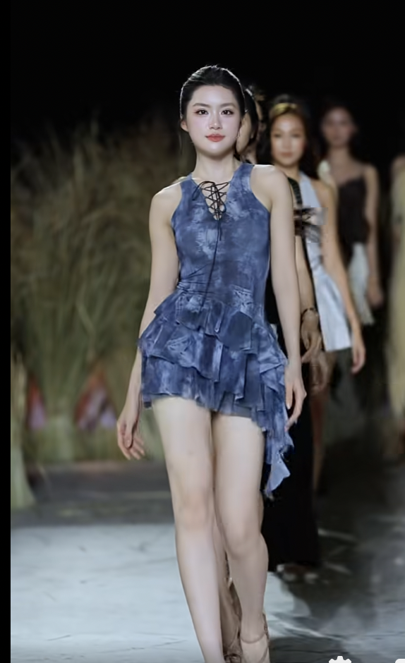 Phan Phương Oanh tỏa s&aacute;ng Tại Vietnam Beauty Fashion Fest 2026 - Ảnh 2.