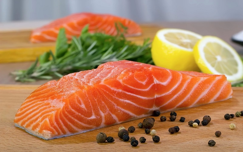 5 Lọai c&aacute; gi&agrave;u vitamin D bạn kh&ocirc;ng thể bỏ qua trong chế độ ăn 2026 - Ảnh 2.