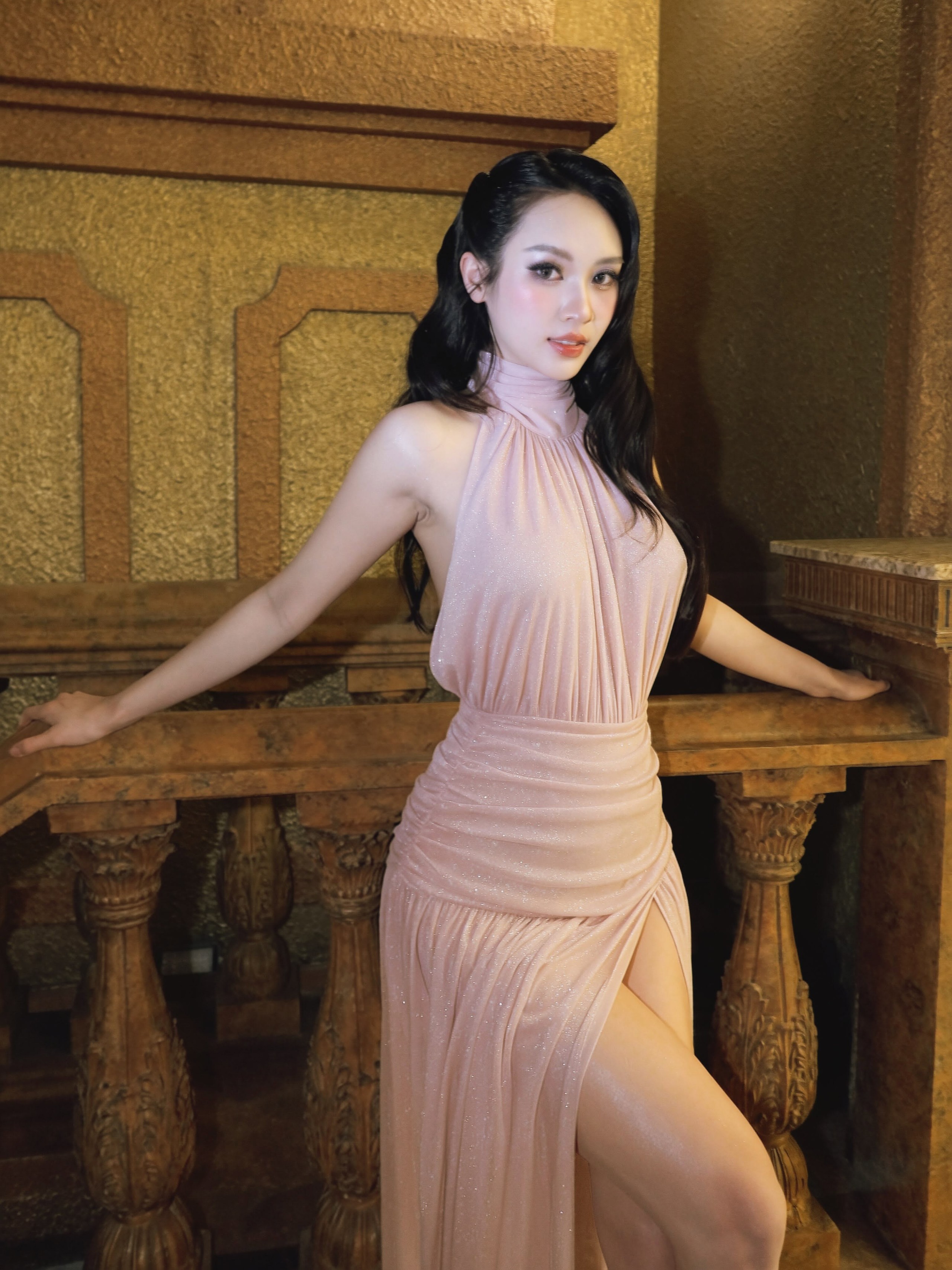 Quỳnh Nga - Việt Anh c&ocirc;ng khai t&igrave;nh cảm ngọt ng&agrave;o v&agrave; h&agrave;nh động &yacute; nghĩa của Việt Hương - Ảnh 5.