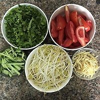 Th&aacute;i nhỏ 3 nguy&ecirc;n liệu n&agrave;y rồi đem nấu th&agrave;nh m&oacute;n canh: Vị chua ngọt thanh m&aacute;t, thơm ngon cực đưa cơm- Ảnh 2.