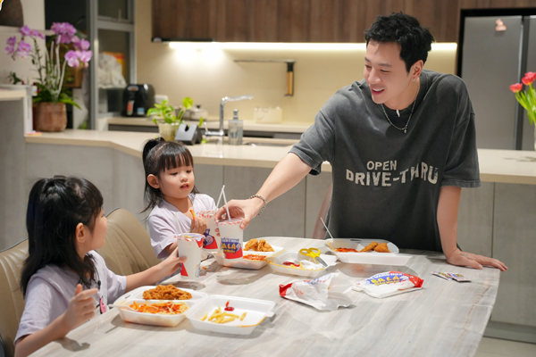 Tuấn Hưng khéo dạy con - Ảnh 2.
