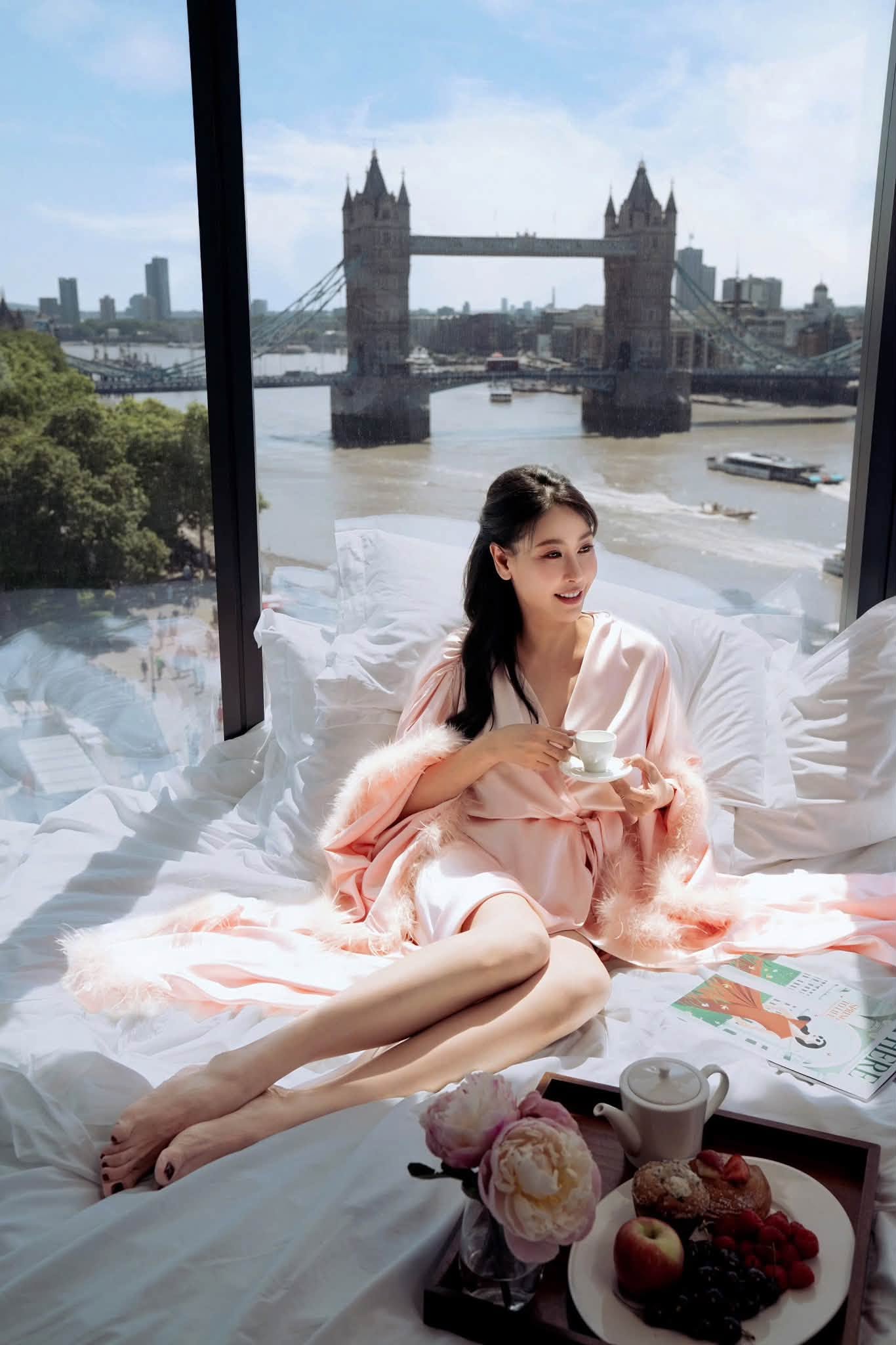 Hà Kiều Anh và con gái út khám phá London trong chuyến du lịch đáng nhớ - Ảnh 4.