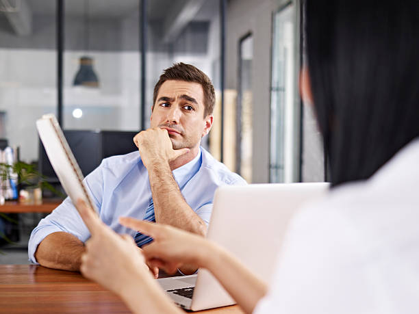 Người khôn ngoan hiếm khi khoe 2 điều này: Càng kín tiếng, cuộc sống càng bình yên - Ảnh 1.