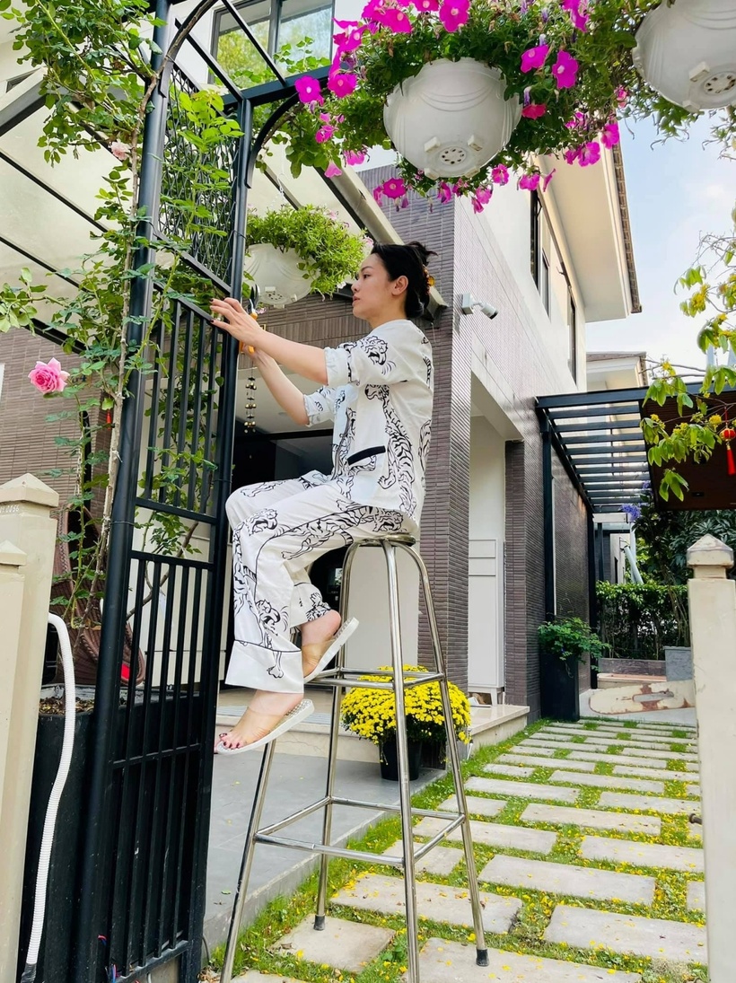 Nhật Kim Anh: Cuộc sống mẹ đơn th&acirc;n v&agrave; biệt thự 20 tỷ tại TP . HCM - Ảnh 14.
