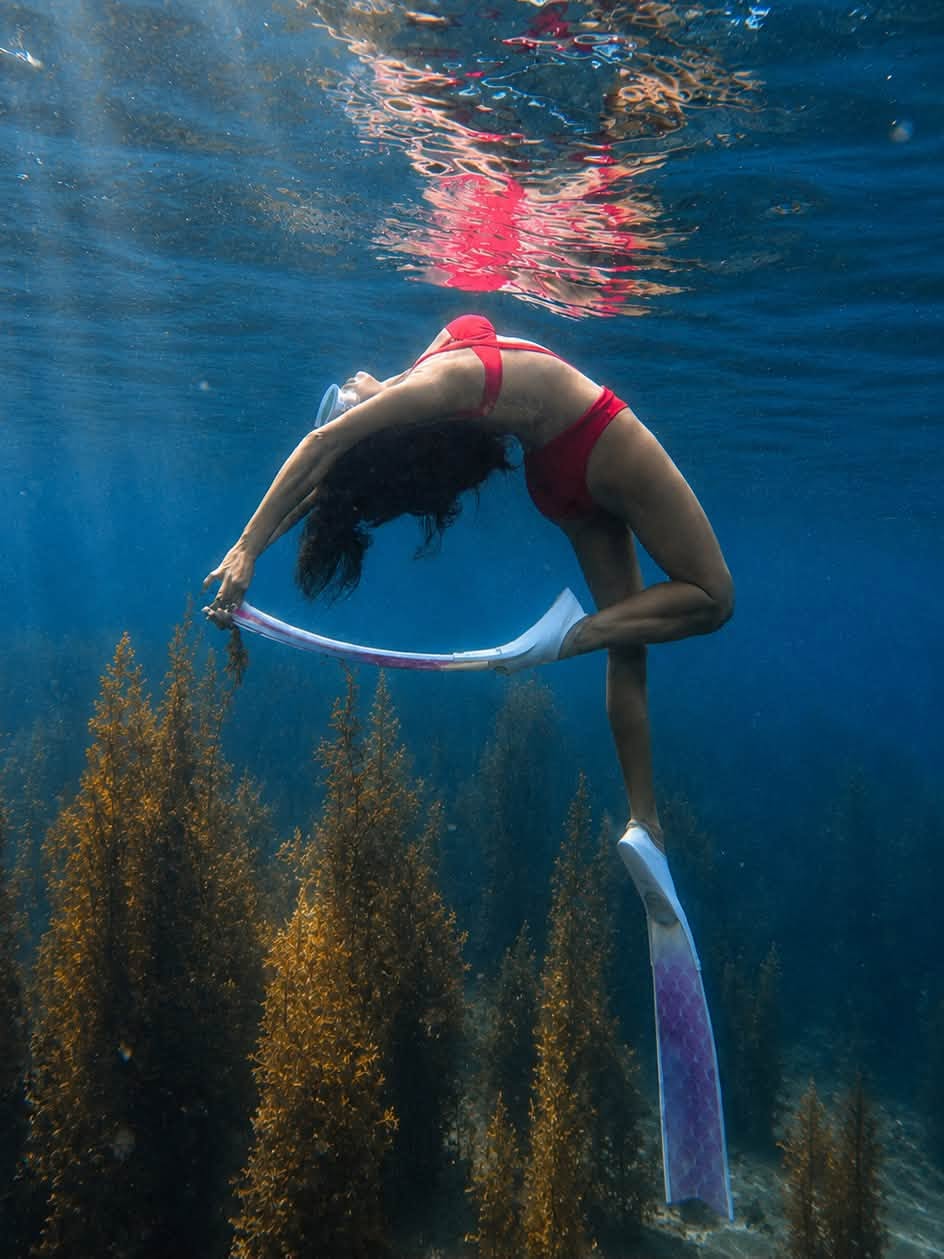 Diệp Lâm Anh khoe dáng bikini quyến rũ ở tuổi U40 giữa biển xanh năm 2026 - Ảnh 8.