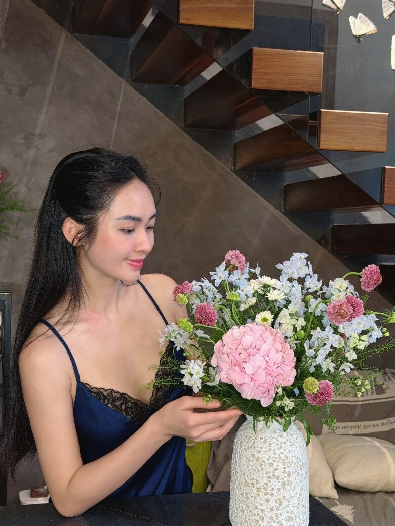 Bạn g&aacute;i tin đồn của thiếu gia Đức Phạm g&acirc;y ch&uacute; &yacute; với sở th&iacute;ch cắm hoa, gu thẩm mỹ thanh lịch được nhiều người khen ngợi - Ảnh 13.