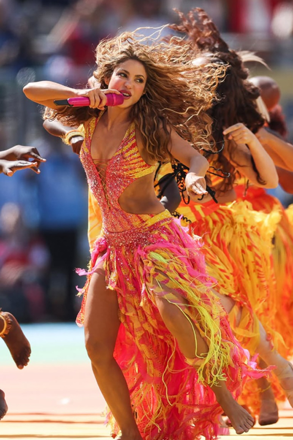 'Nữ hoàng World Cup' Shakira vẫn nóng bỏng ở tuổi 49 - Ảnh 1.