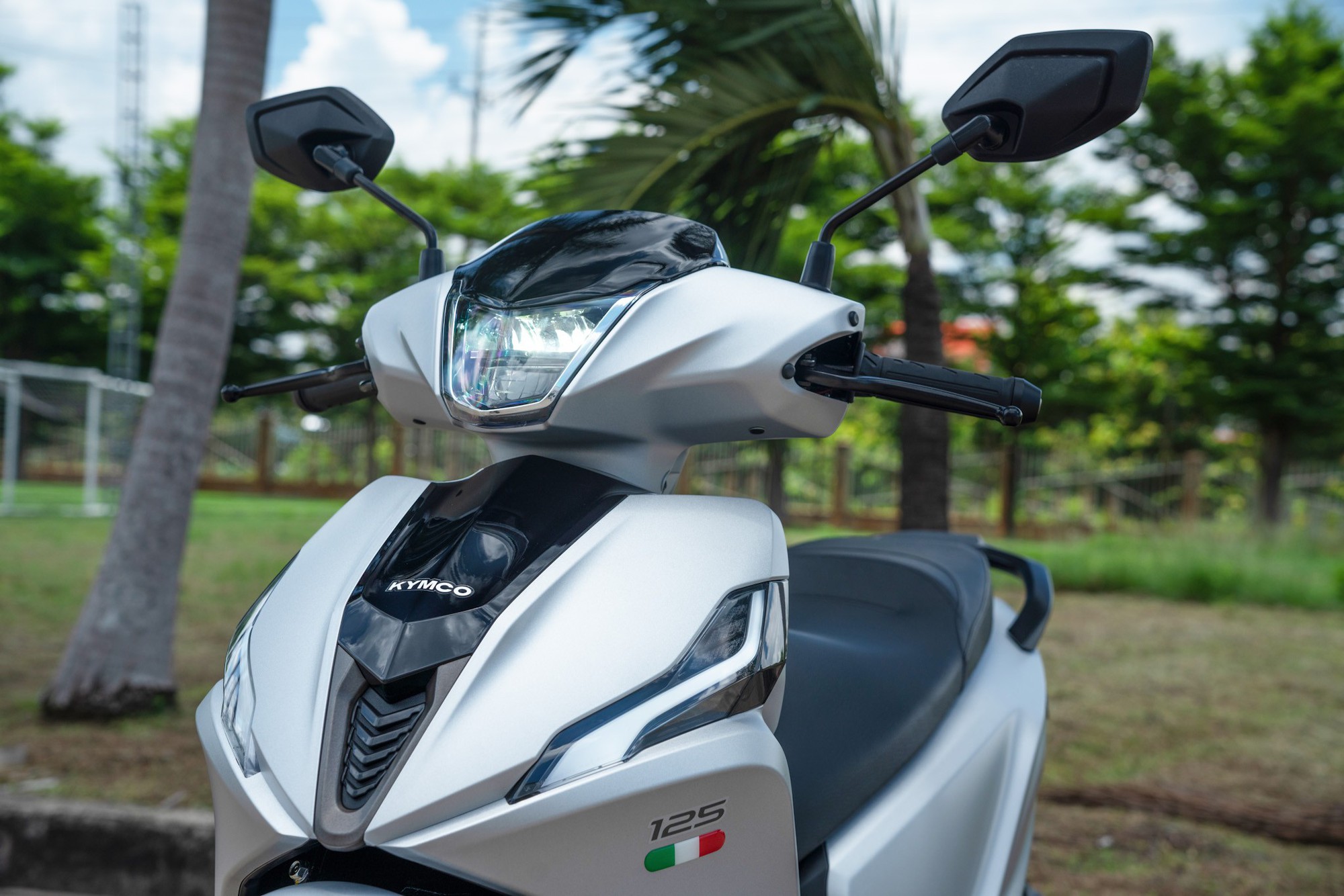 Cạnh tranh trực tiếp SH 125i, xe ga 125cc trang bị cao cấp, thiết kế sang trọng gi&aacute; rẻ hơn hẳn khiến d&acirc;n t&igrave;nh dậy s&oacute;ng - Ảnh 3.