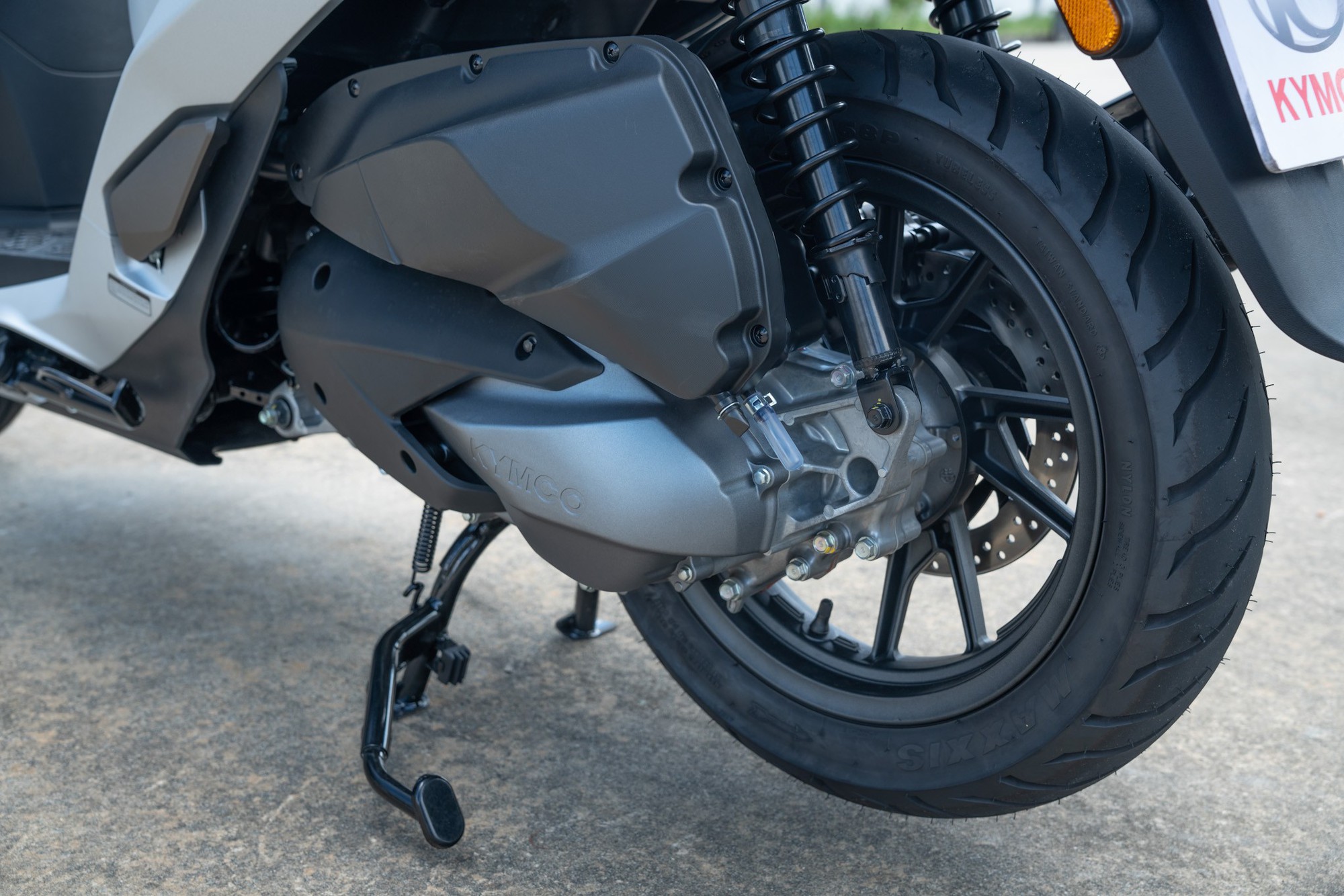 Cạnh tranh trực tiếp SH 125i, xe ga 125cc trang bị cao cấp, thiết kế sang trọng gi&aacute; rẻ hơn hẳn khiến d&acirc;n t&igrave;nh dậy s&oacute;ng - Ảnh 7.
