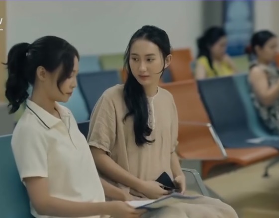 Diệu (Quỳnh Châu) sốc khi đối diện với 'tiểu tam' đang mang bầu - Ảnh 1.
