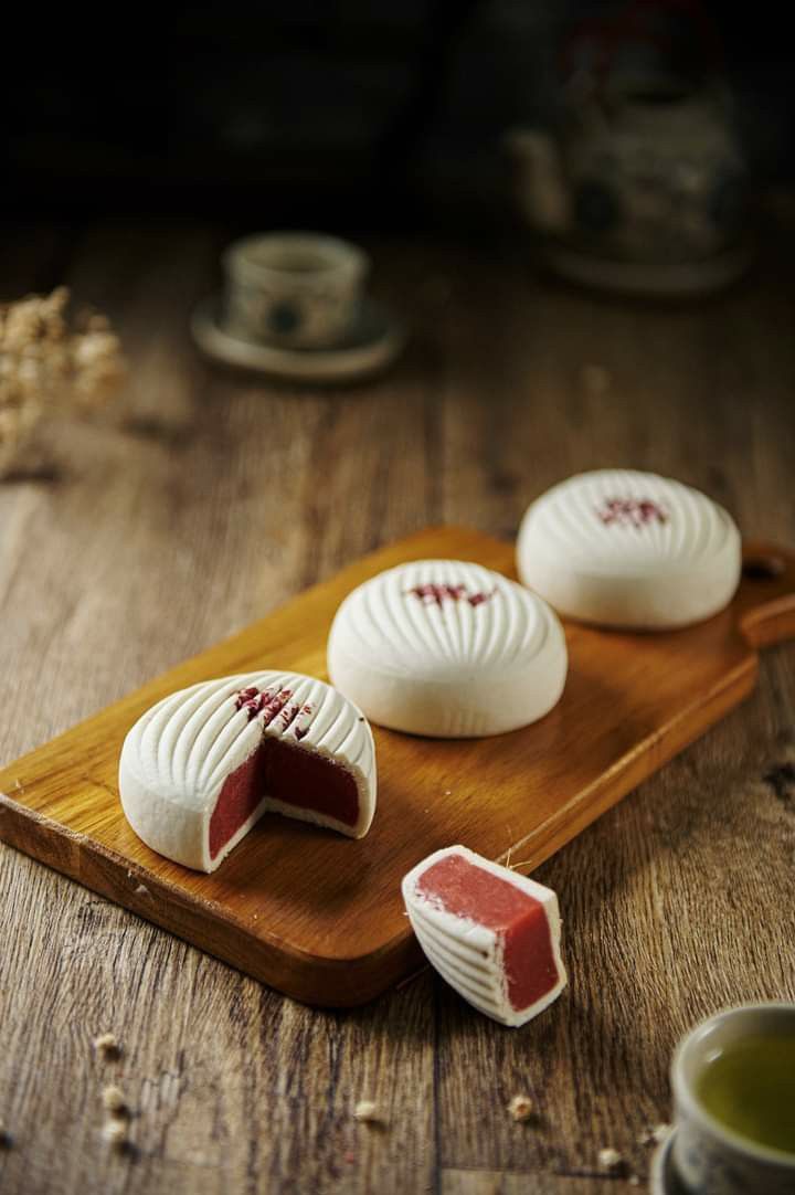 Món bánh dẻo đang 'gây sốt' mạng xã hội: Chuyên gia cảnh báo ăn 1 chiếc có thể tương đương 5-6 bát cơm - Ảnh 1.