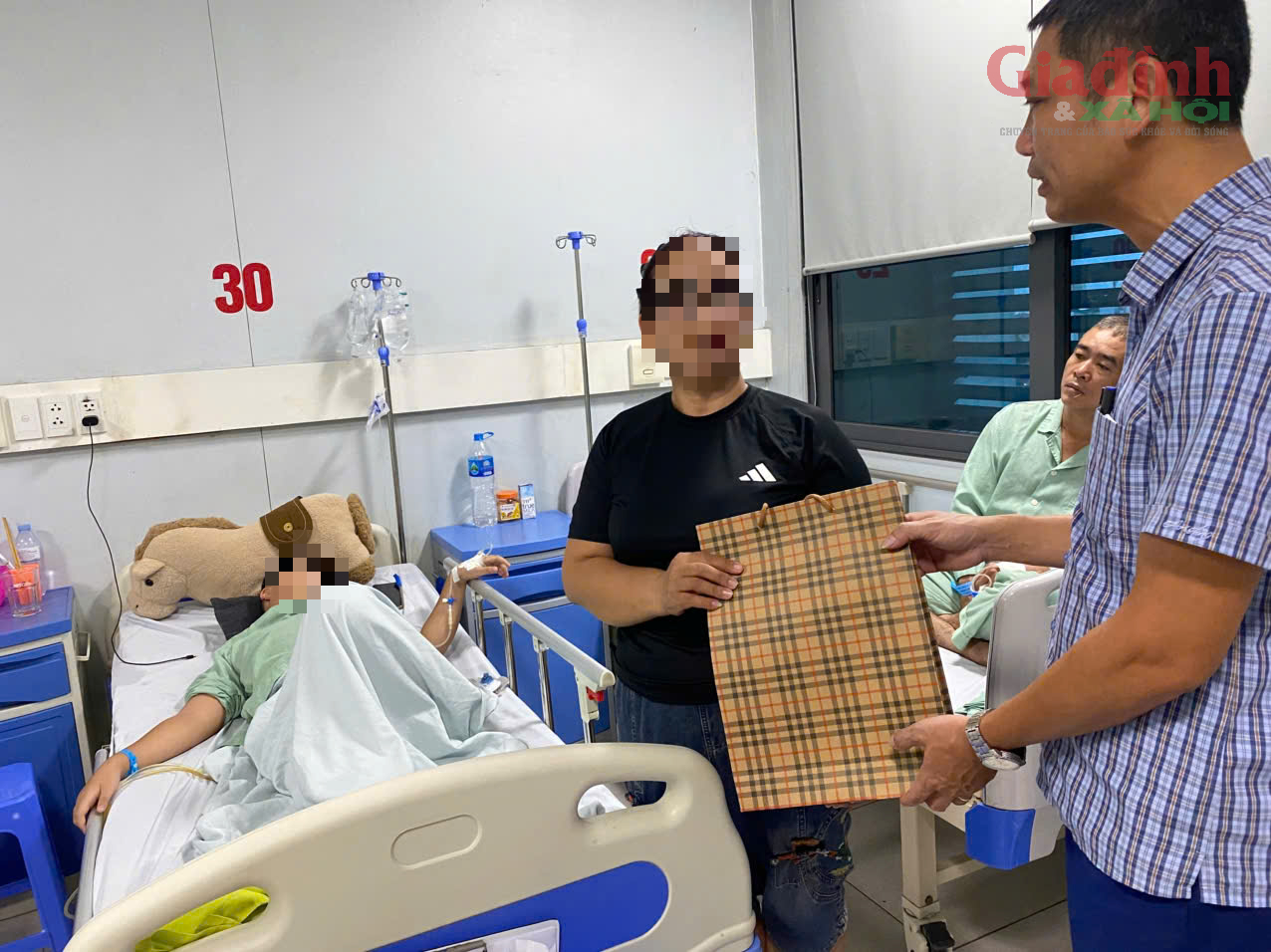 Nam sinh bị nh&eacute;t b&uacute;t bi v&agrave;o hậu m&ocirc;n: Điều tra vụ việc g&acirc;y chấn động H&agrave; Nội - Ảnh 3.