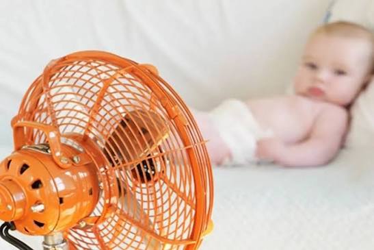 B&iacute; quyết d&ugrave;ng quạt cho trẻ nhỏ, m&aacute;t mẻ quanh năm, kh&ocirc;ng lo ho, cảm lạnh - Ảnh 2.