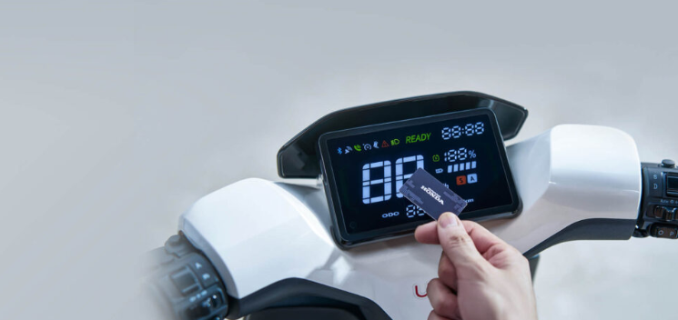 L&aacute;i thử xe m&aacute;y điện Honda gi&aacute; 25 triệu đồng nhập về Việt Nam thiết kế nhỏ gọn, đi xa 100km/lần sạc, kh&ocirc;ng cần bằng l&aacute;i - Ảnh 5.