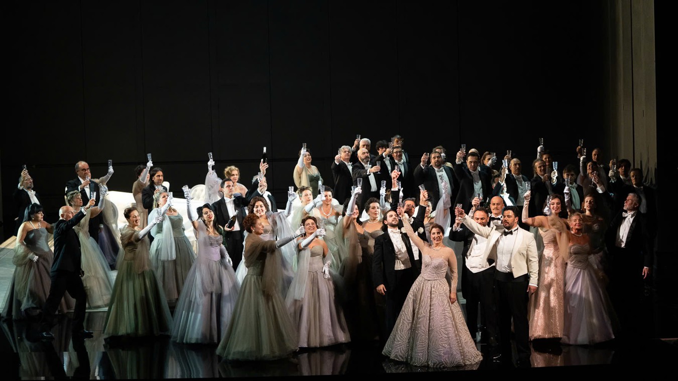 Thưởng thức kiệt t&aacute;c opera La Traviata như ở &Yacute; ngay tại Việt Nam  - Ảnh 1.