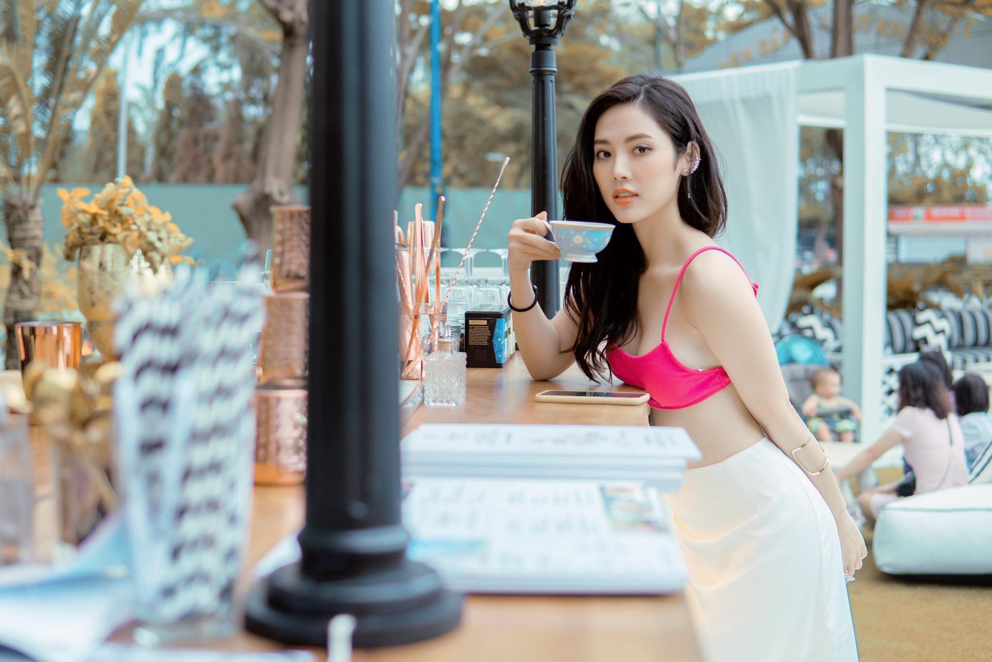 Nữ diễn vi&ecirc;n qu&ecirc; Quảng Ninh bạn g&aacute;i &ocirc;ng tr&ugrave;m trong phim 'Lửa trắng', l&agrave; diễn vi&ecirc;n m&uacute;a từng đ&oacute;ng 'G&aacute;i ng&agrave;n đ&ocirc;' - Ảnh 2.