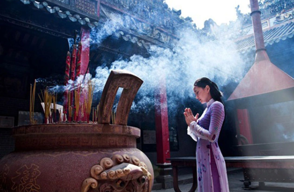 Lưu &yacute; đi ch&ugrave;a th&aacute;ng 7 &acirc;m để tr&aacute;nh phạm kỵ, cầu b&igrave;nh an - Ảnh 4.