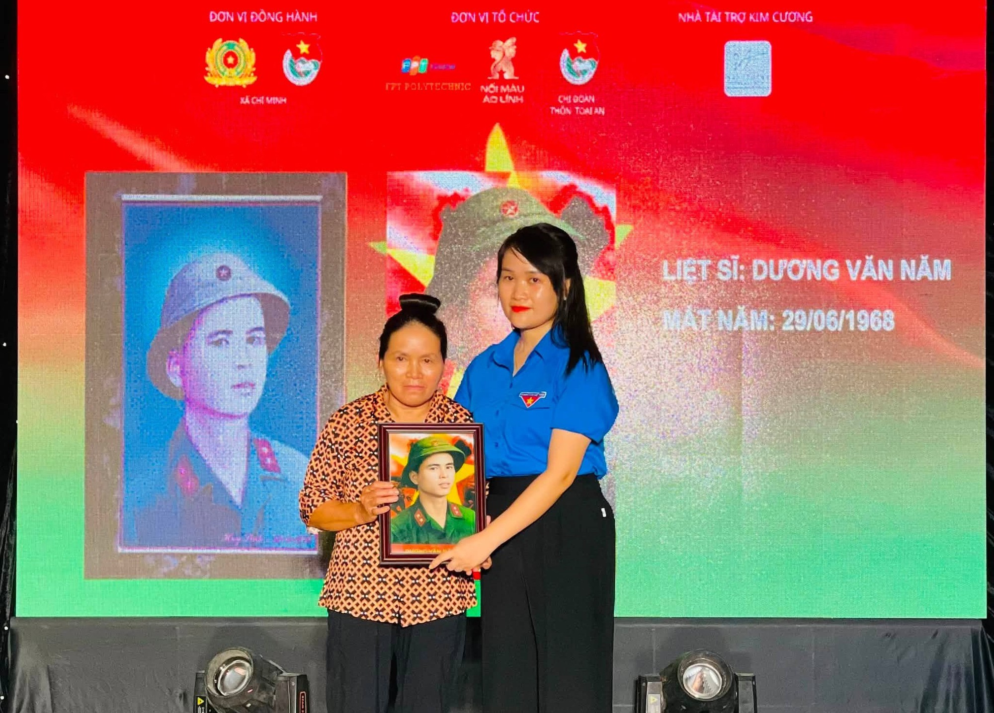 Hơn 60 bức ảnh liệt sĩ được nh&oacute;m sinh vi&ecirc;n phục dựng: Thắp s&aacute;ng đạo l&yacute; 'Uống nước nhớ nguồn'- Ảnh 4.