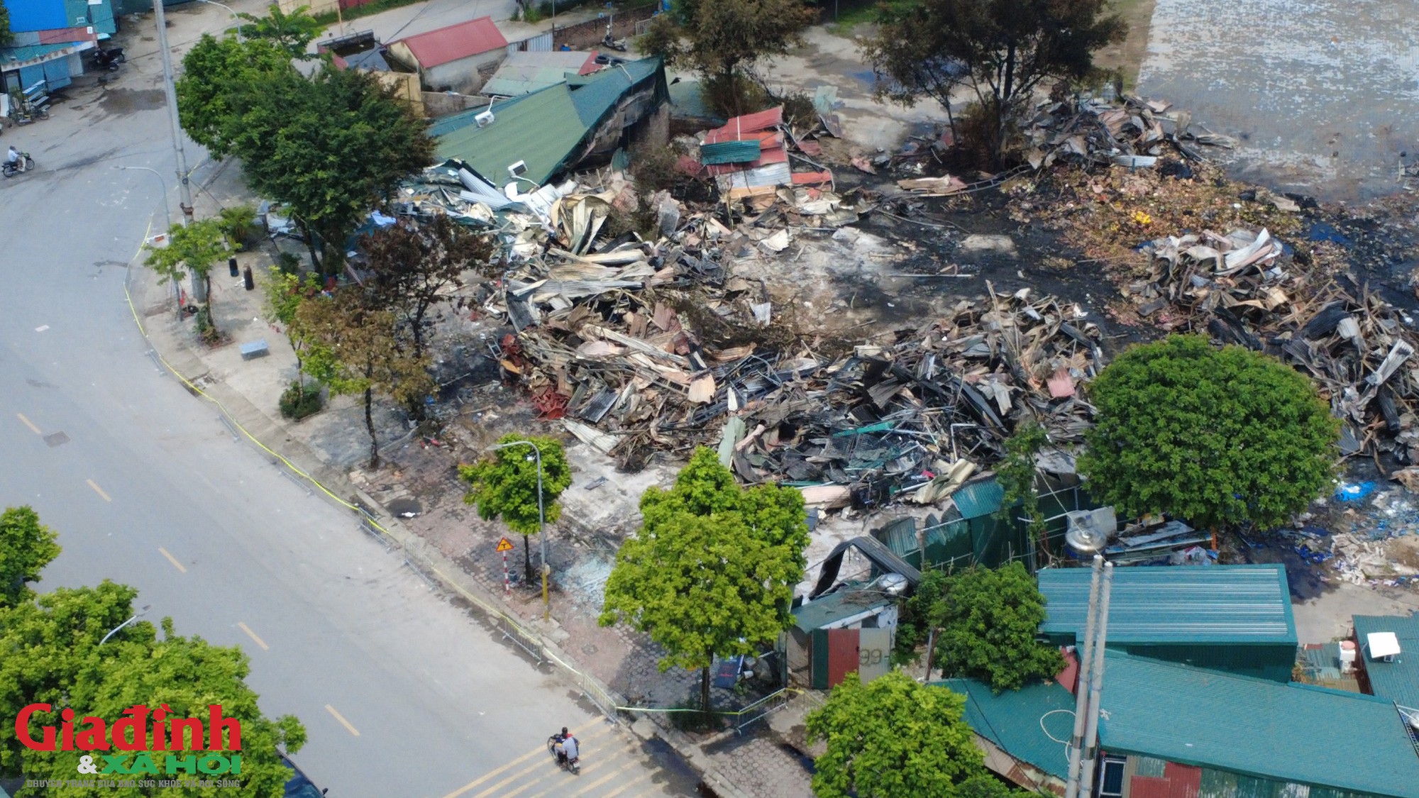 H&agrave; Nội 2026: Hiểm họa ch&aacute;y nổ từ kho xưởng tr&aacute;i ph&eacute;p ở Thanh Liệt - Ảnh 1.