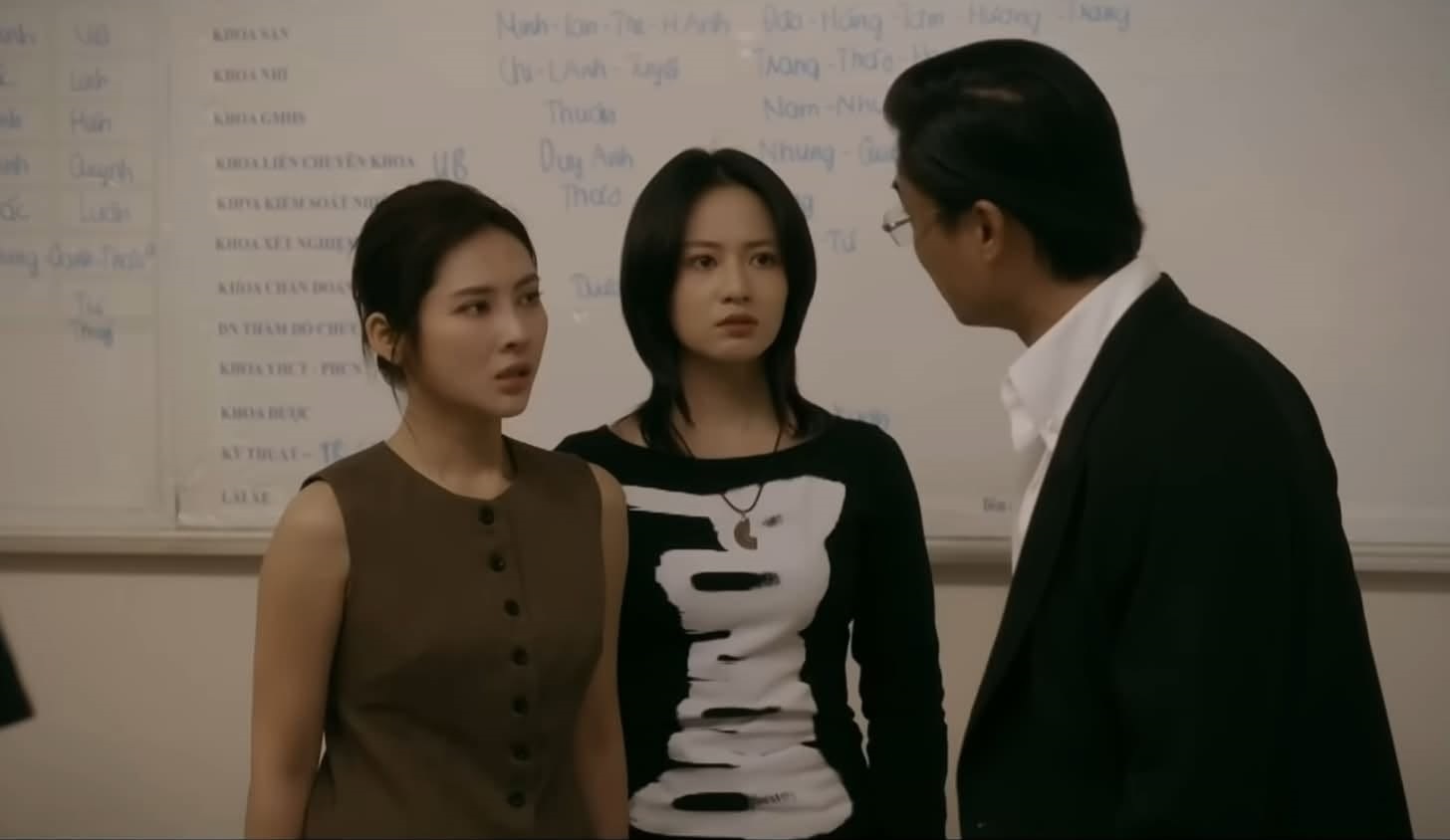 Nữ diễn vi&ecirc;n qu&ecirc; Quảng Ninh bạn g&aacute;i &ocirc;ng tr&ugrave;m trong phim 'Lửa trắng', l&agrave; diễn vi&ecirc;n m&uacute;a từng đ&oacute;ng 'G&aacute;i ng&agrave;n đ&ocirc;' - Ảnh 8.