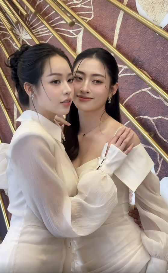 Thanh thủy v&agrave; Lương th&ugrave;y Linh ' đọ sắc ' với nhan sắc cuốn h&uacute;t tại H&agrave; Nội 2026 - Ảnh 2.
