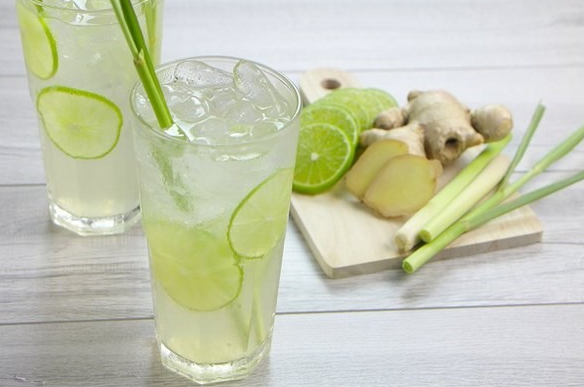 Uống nước gừng sả chanh đ&uacute;ng c&aacute;ch để giải độc gan - Ảnh 1.