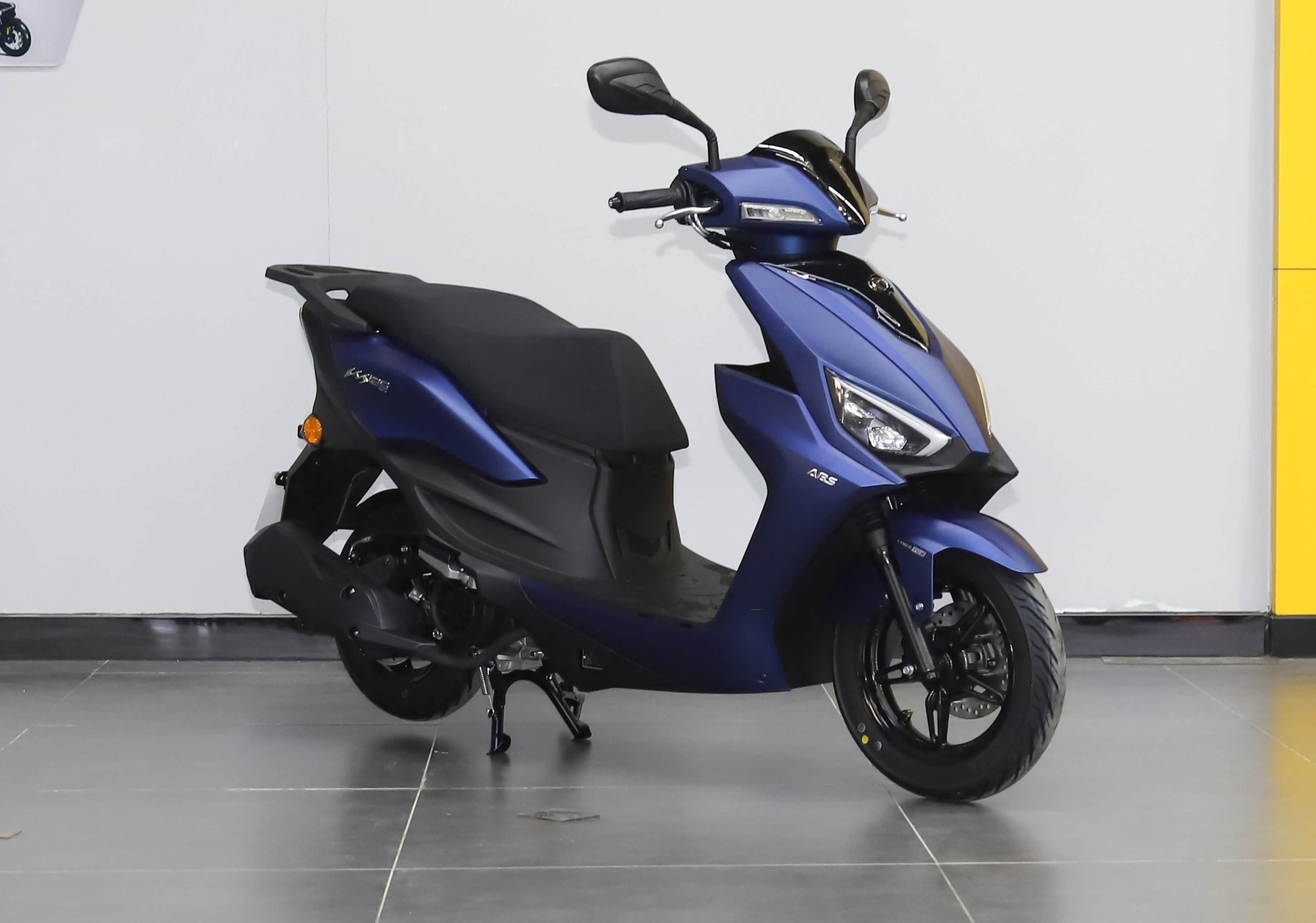 Vượt trội Honda Vision, xe ga 125cc gi&aacute; 30,8 triệu đồng si&ecirc;u tiết kiệm xăng, thiết kế thực dụng hợp đi đ&ocirc; thị - Ảnh 2.