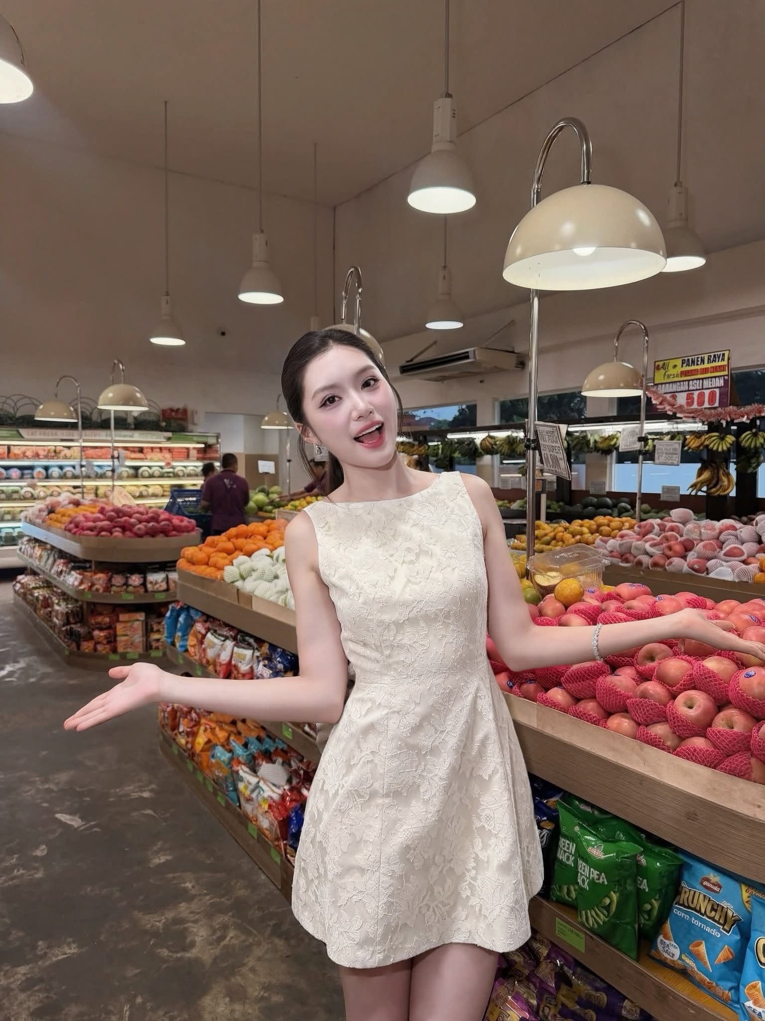 H&ograve;a Minzy v&agrave; Nguyễn Văn Chung g&acirc;y ch&uacute; &yacute; trong Tin sao 27 / 7 c&ugrave;ng Jennifer Phạm - Ảnh 8.