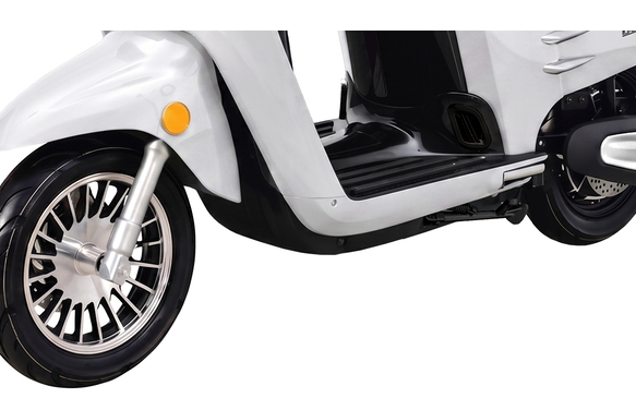 Trải nghiệm xe m&aacute;y điện thiết kế trẻ trung, đi 70km/lần sạc gi&aacute; 16,9 triệu đồng kh&ocirc;ng cần bằng l&aacute;i c&oacute; đ&aacute;ng tiền? - Ảnh 1.