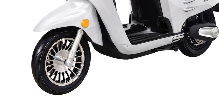 Xe m&aacute;y điện gi&aacute; 39 triệu đồng tại Việt Nam: Tốc độ 85 km / h v&agrave; qu&atilde;ng đường 250 km - Ảnh 4.
