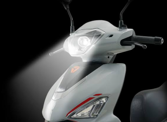 Cầm l&aacute;i xe m&aacute;y điện gi&aacute; 36 triệu đồng đi 200km/lần sạc, động cơ chống nước, pin LFP đ&aacute;ng tiền nhất ph&acirc;n kh&uacute;c - Ảnh 3.