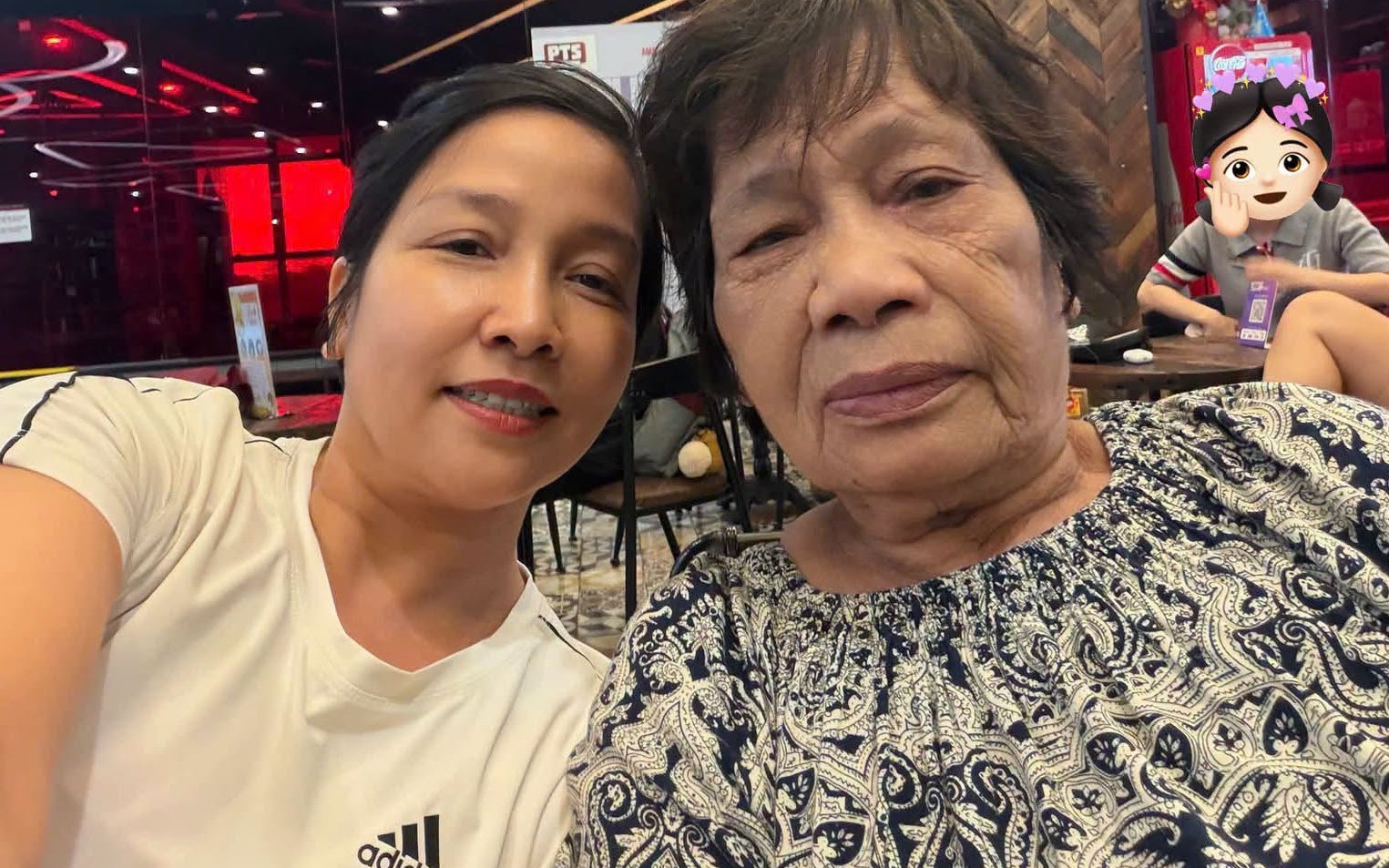'Diva' Mỹ Linh ở tuổi 51 - Ảnh 1.