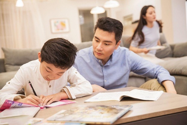 30 năm đứng lớp, thầy giáo chỉ ra 4 kiểu cha mẹ dễ nuôi dạy con thành công nhất - Ảnh 2.