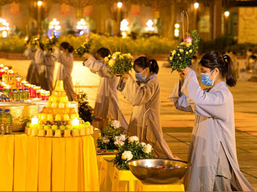 Khi trang phục l&agrave; tiếng l&ograve;ng hiếu đạo trong ng&agrave;y Lễ Vu Lan - Ảnh 1.