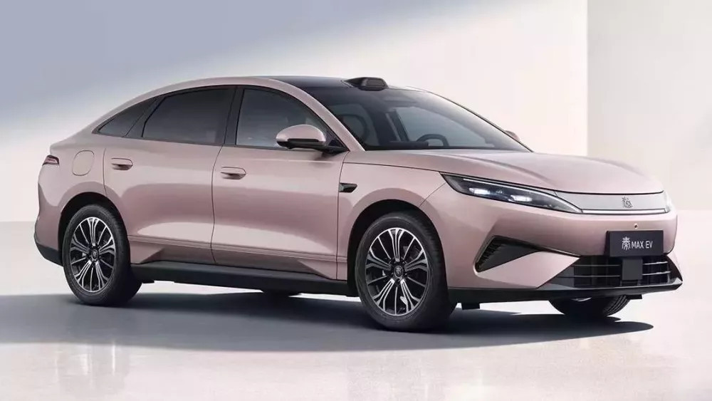 Sedan cao cấp giá 402 triệu đồng và công nghệ sạc siêu tốc tại Việt Nam 2026 - Ảnh 2.
