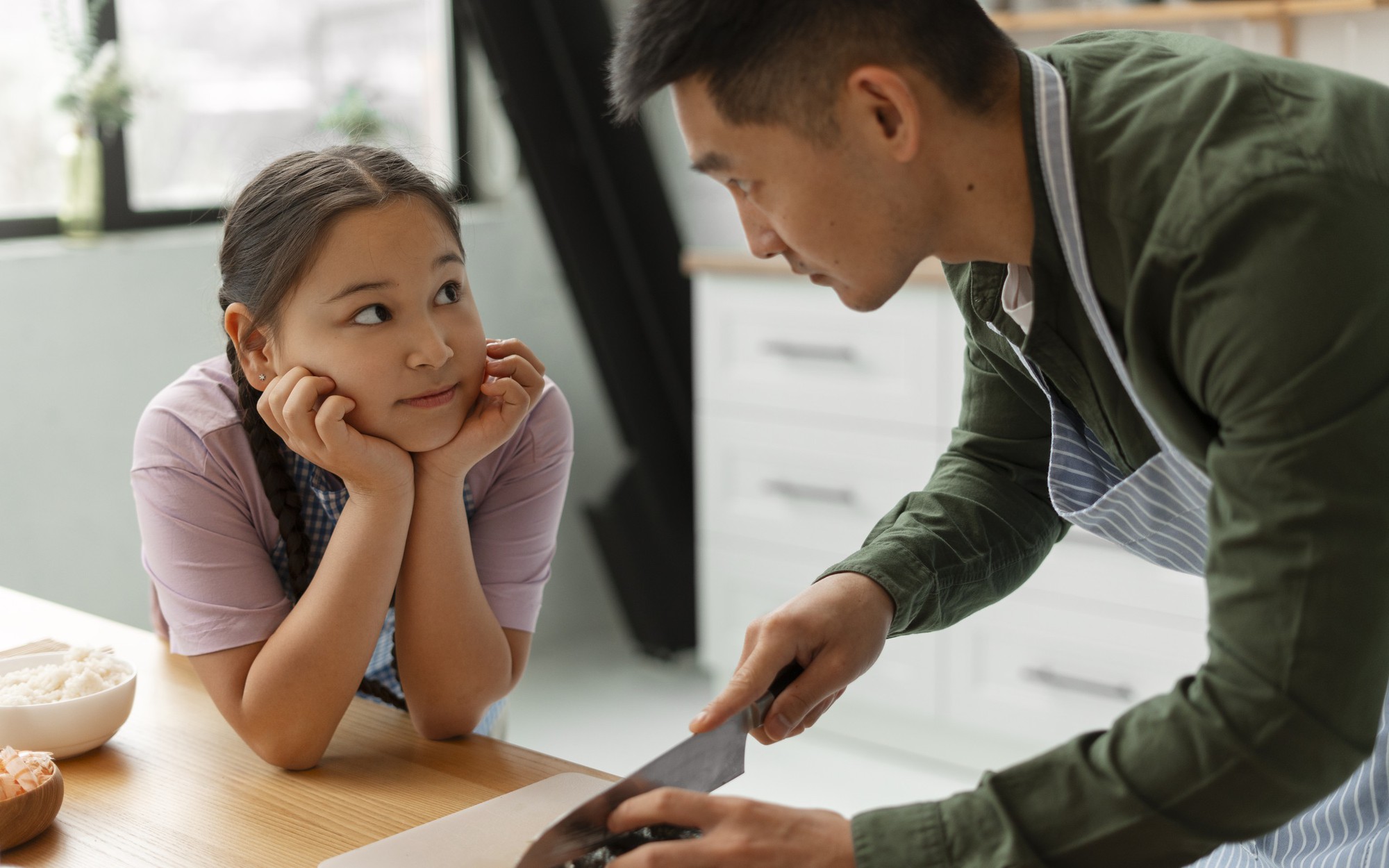 3 kiểu 'lười' của cha mẹ tưởng vô tâm nhưng lại giúp con có tương lai rực rỡ - Ảnh 2.