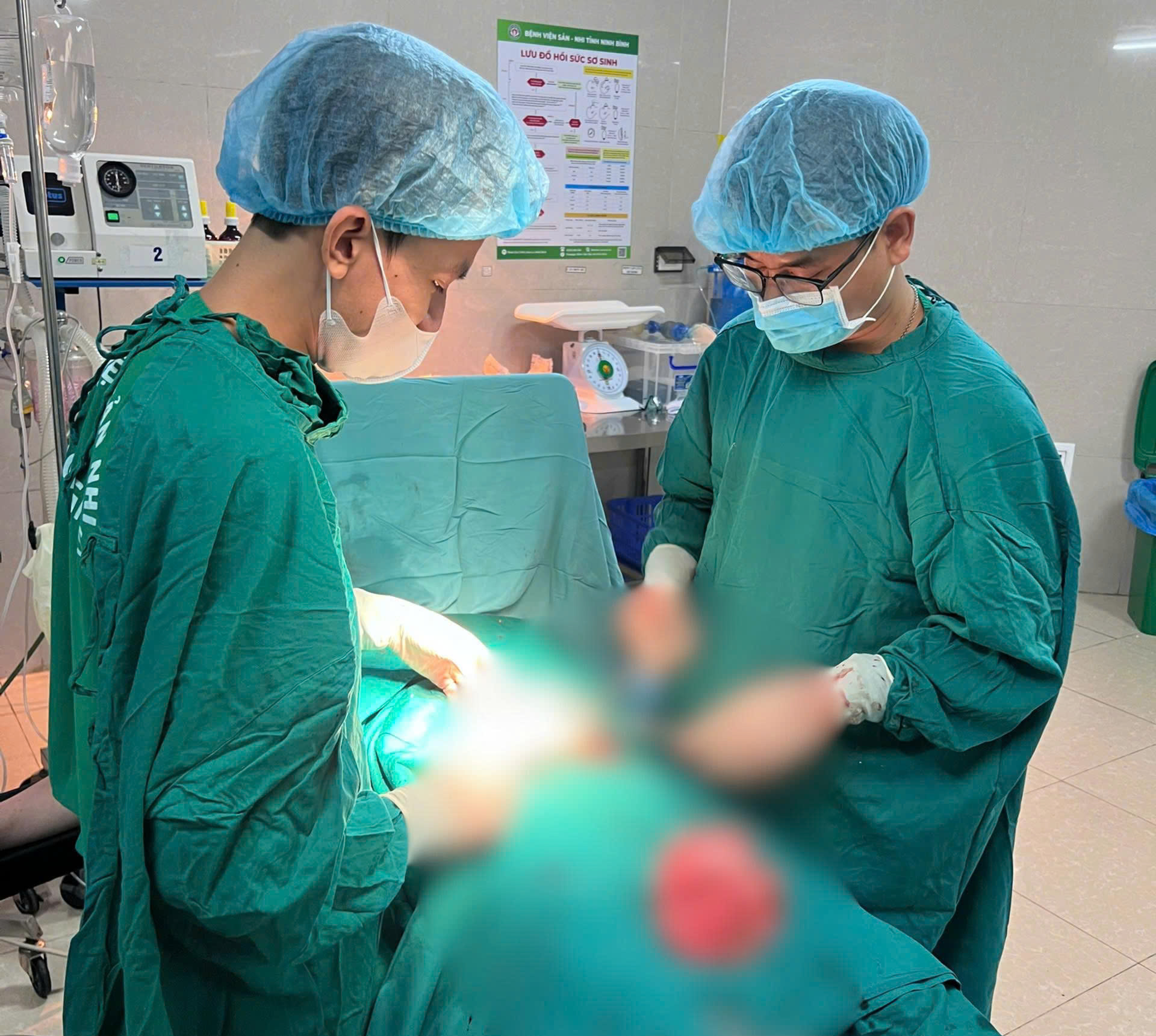 Mang thai nhờ IVF, sản phụ chỉ có một quả thận vượt cạn an toàn tại Ninh Bình - Ảnh 1.