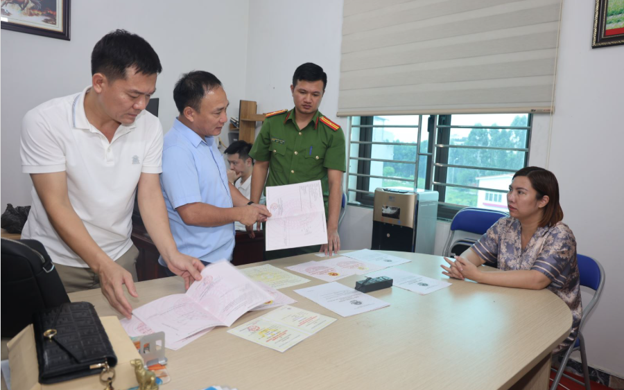 T&agrave;i xế gi&uacute;p h&agrave;nh kh&aacute;ch tho&aacute;t khỏi bẫy lừa đảo - Ảnh 2.