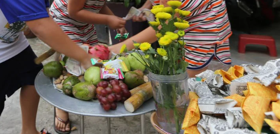 B&iacute; quyết "giật c&ocirc; hồn" chuẩn văn minh, giữ g&igrave;n n&eacute;t đẹp rằm th&aacute;ng 7 thời hiện đại - Ảnh 1.