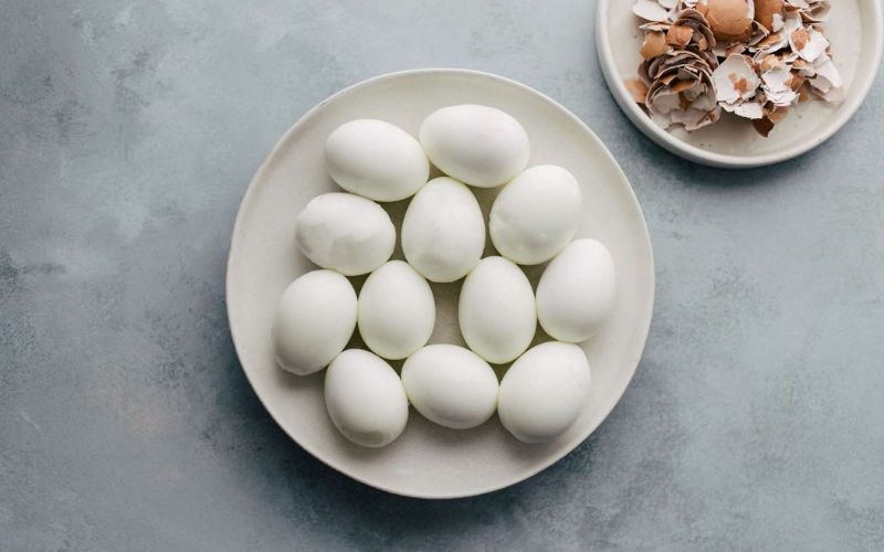 Trứng luộc để qua đ&ecirc;m c&oacute; ăn được kh&ocirc;ng? an to&agrave;n thực phẩm cần biết - Ảnh 3.
