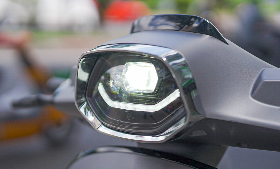 Phát hiện xe ga giá 21,5 triệu đồng ở Việt Nam đẹp như scooter châu Âu, tiết kiệm nhiên liệu, không cần bằng lái - Ảnh 3.
