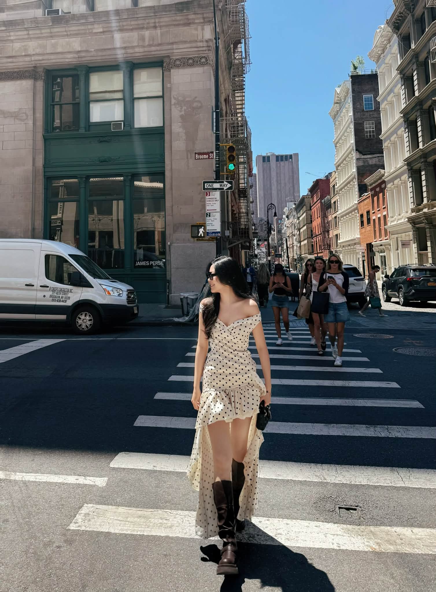 Con g&aacute;i Quyền Linh tỏa s&aacute;ng với phong c&aacute;ch thời trang tại New York - Ảnh 4.