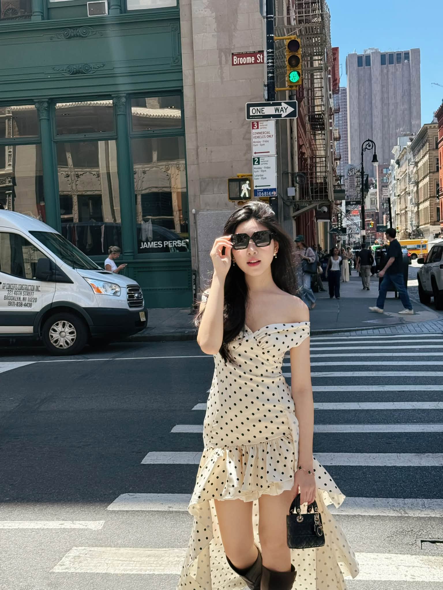 Con g&aacute;i Quyền Linh tỏa s&aacute;ng với phong c&aacute;ch thời trang tại New York - Ảnh 2.